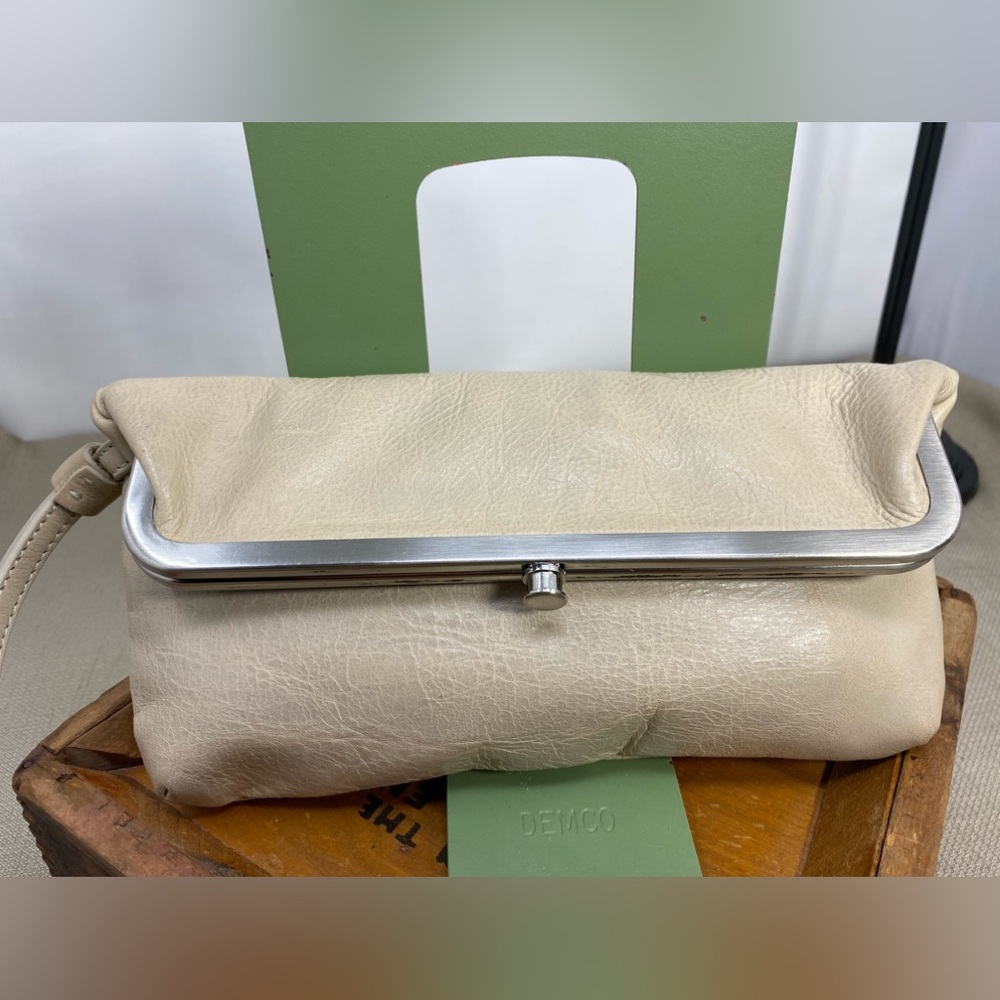 LATICO GENUINE LEATHER CREAM WRISTLET